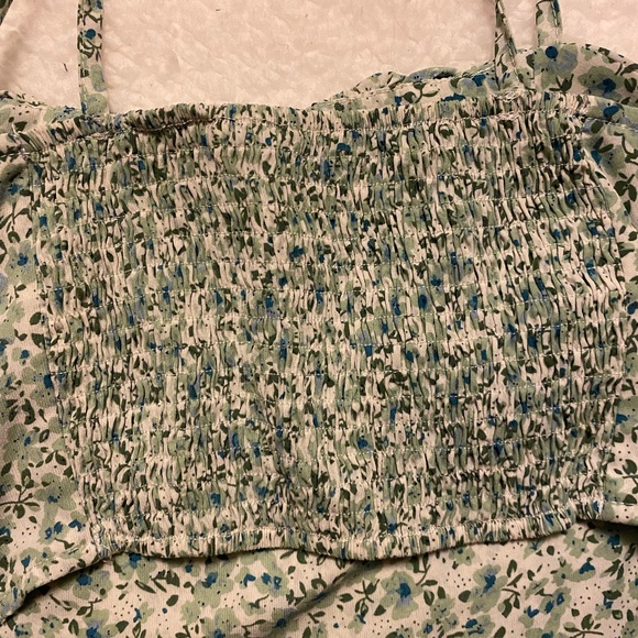 Tie-able straps crop top - Picture 3 of 3